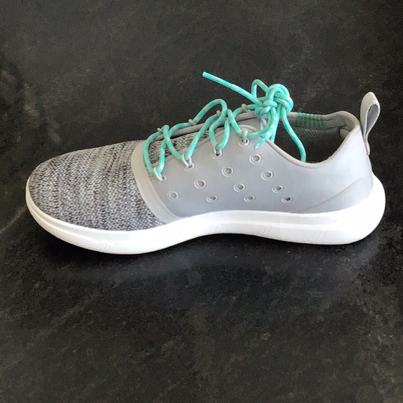 Under Armour Womens Charged Gray and Teal Running Shoes Sz 6.5 - Picture 3 of 8